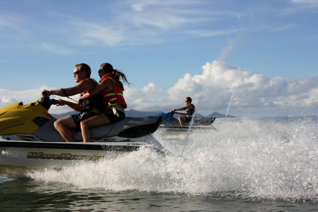 Uprising Beach Resort Pacific Harbour Esterno foto
