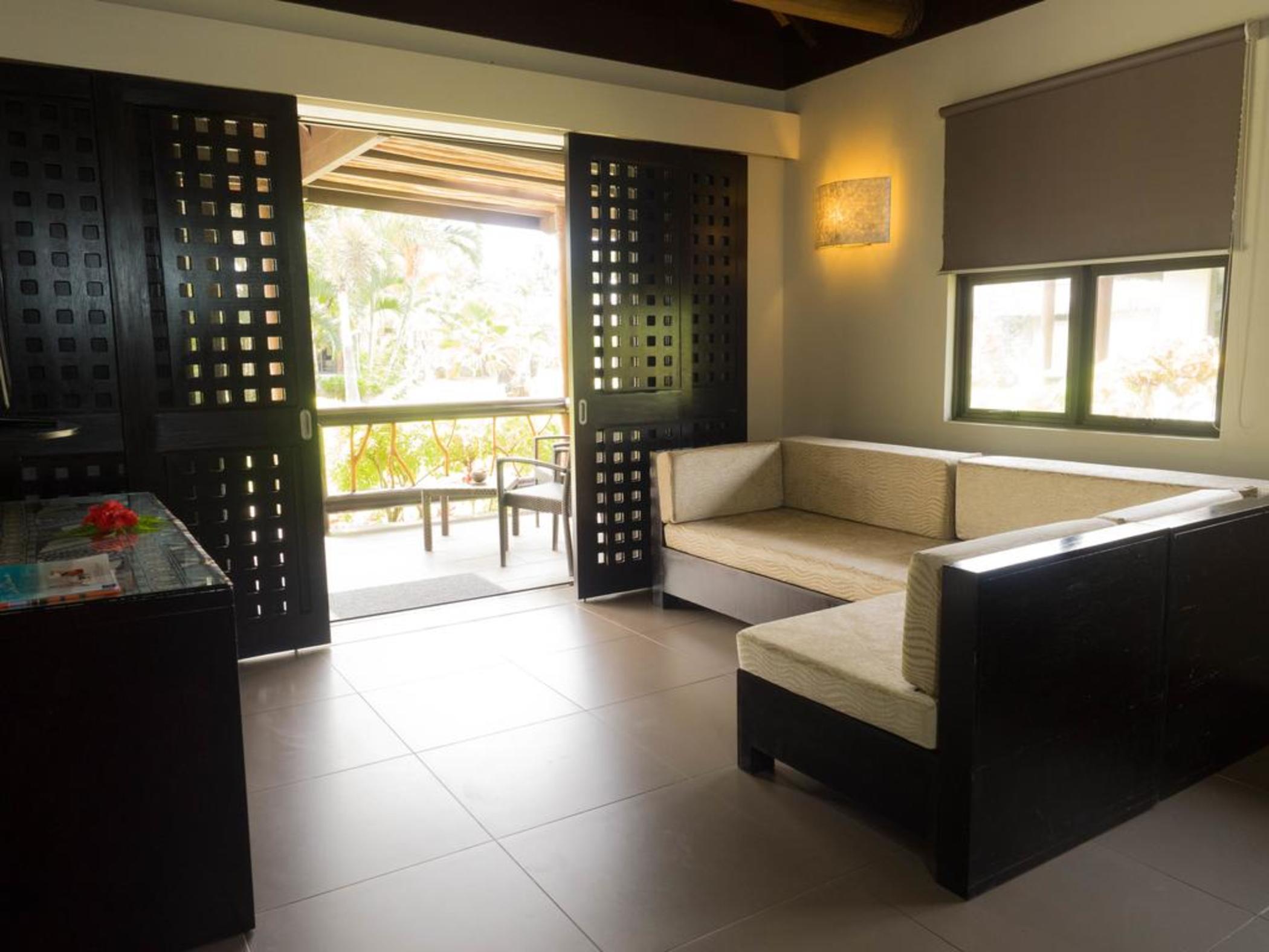 Uprising Beach Resort Pacific Harbour Esterno foto