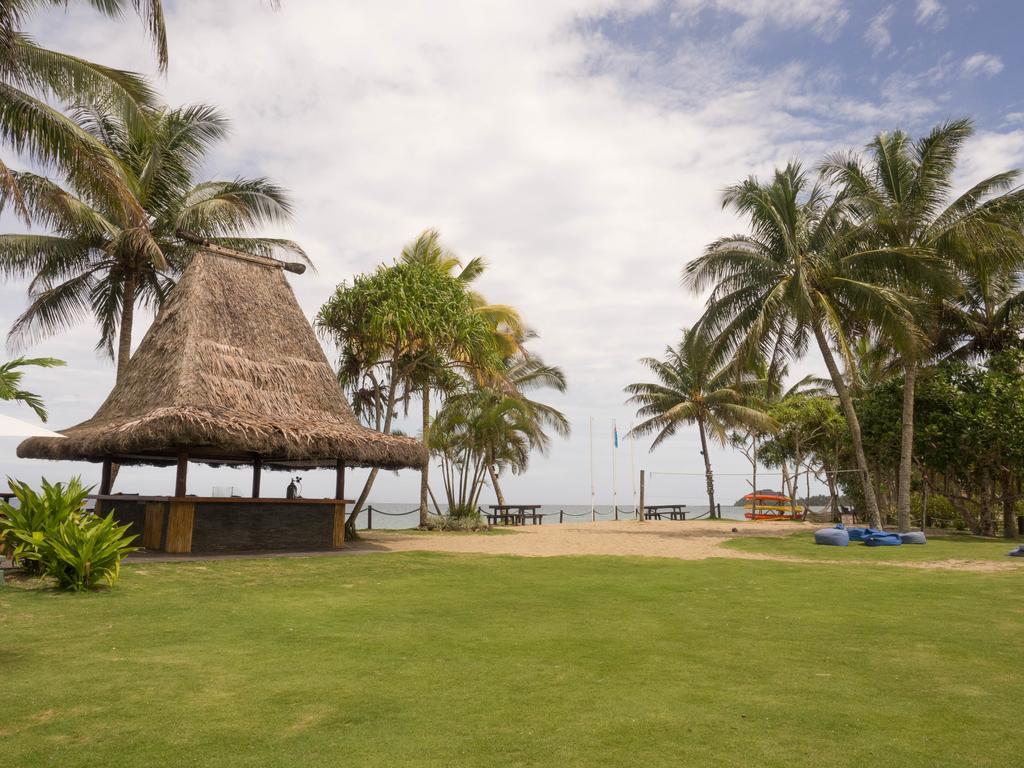 Uprising Beach Resort Pacific Harbour Esterno foto